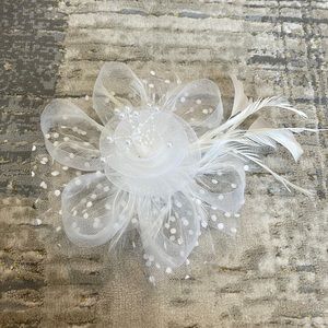 White Lace Ribbon Hair Clip